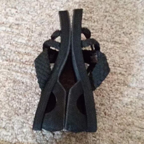 SKECHERS Yoga Foam Sandals 9 - Picture 6 of 12